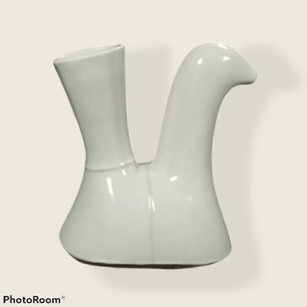 Ellen Degeneres white clay Artisan Bird beverage Pitcher NEW